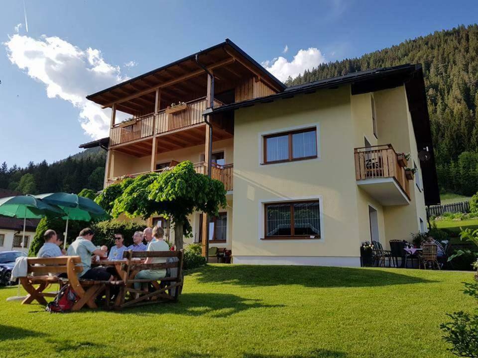 Haus Lackner Am Weissensee In Kaernten Exterior photo